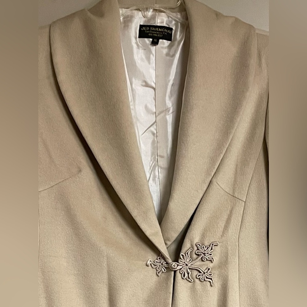 Wool-Blend Beige Trench Coat with Decorative Closure - Picture 9 of 10